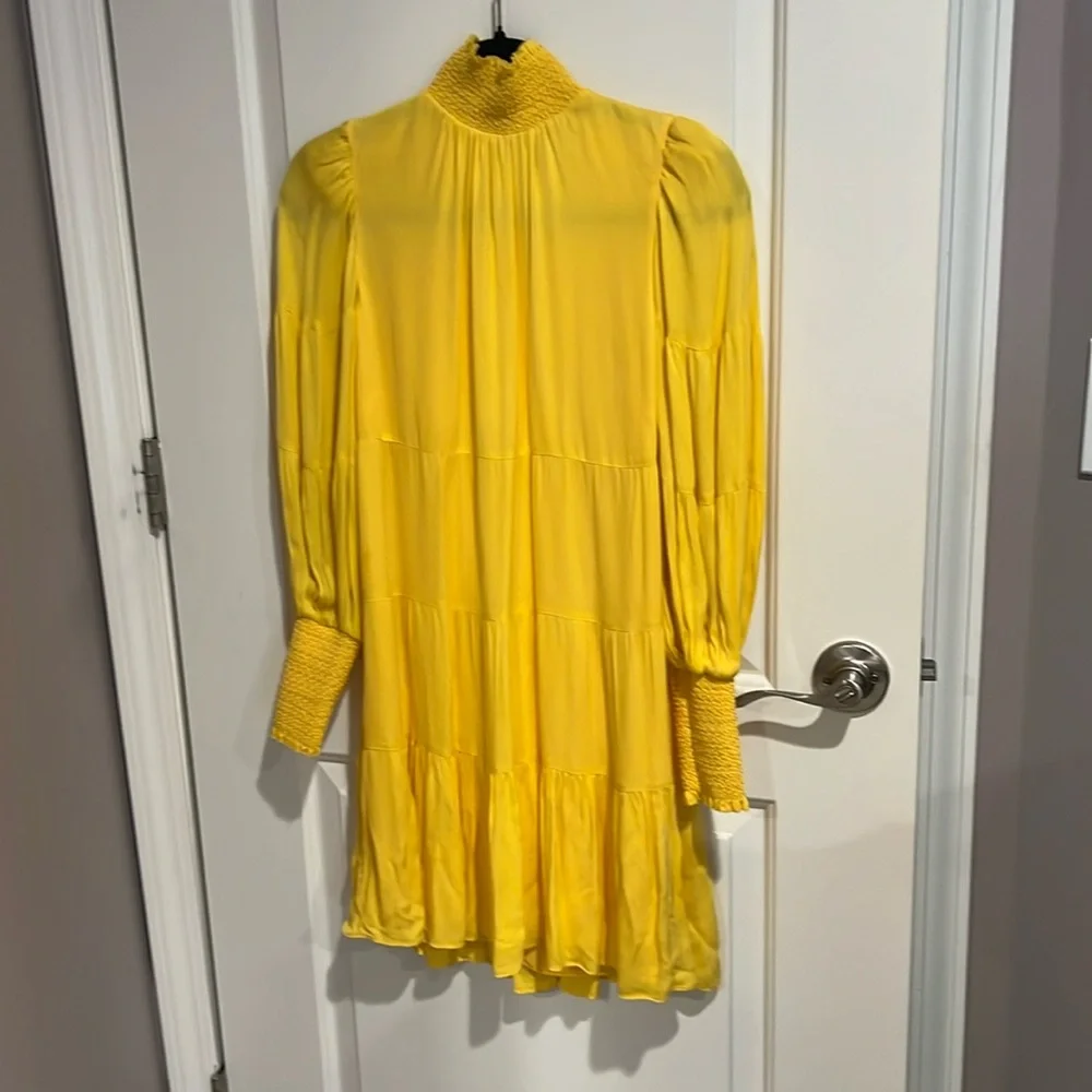 Alice & Olivia yellow dress lined size 0 NWT but can fit size 2 or 4 - Picture 1 of 6